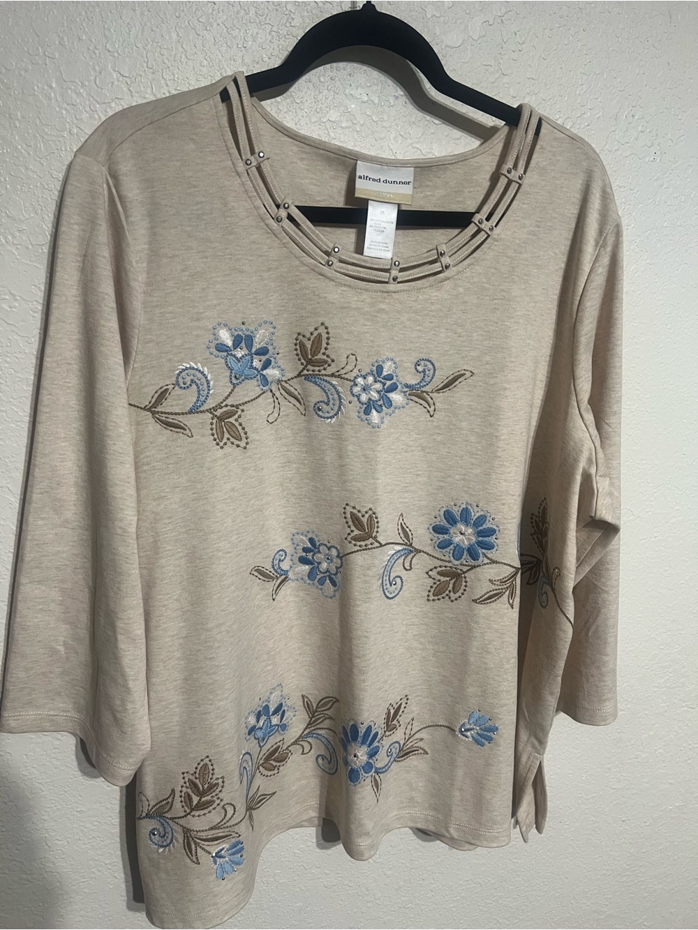 Alfred Dunner Beige Embroidered Floral Crewneck Top